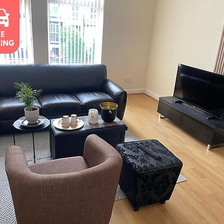 Stylish 1-Bed Apt - Sleeps 4 - Parking - Wifi Manchester Bagian luar foto