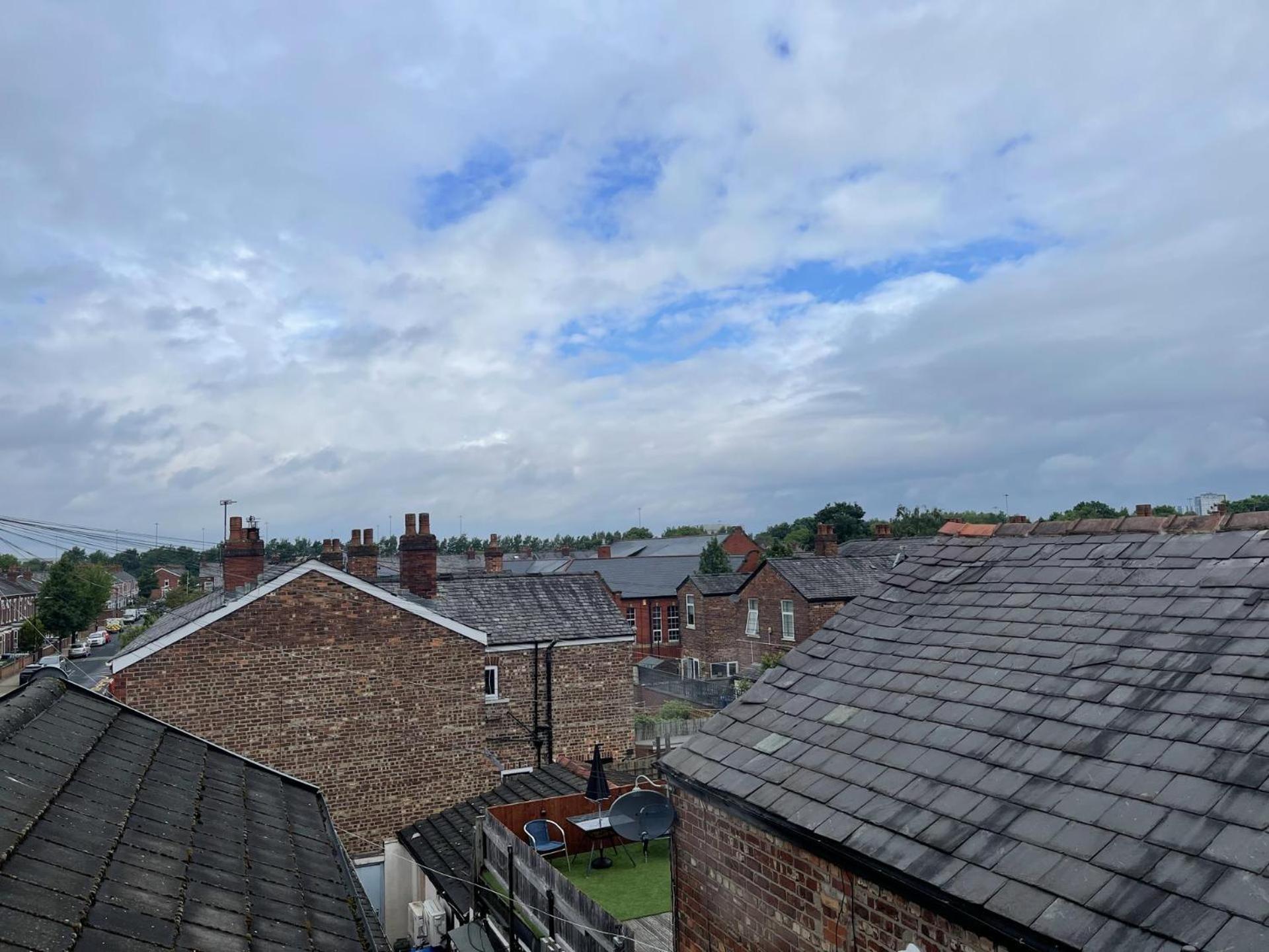 Stylish 1-Bed Apt - Sleeps 4 - Parking - Wifi Manchester Bagian luar foto